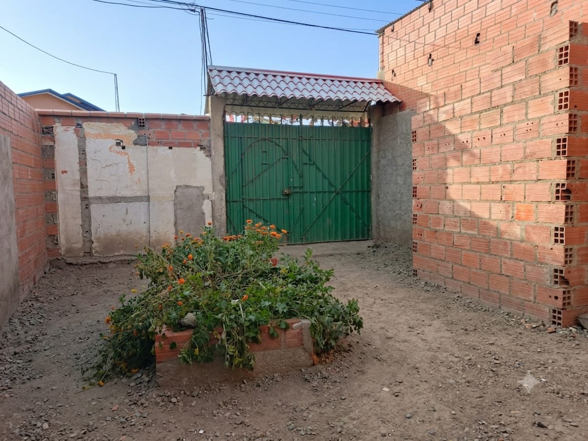 CASA EN VENTA EN LA URB. MERCENARIO